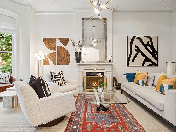 3rd image of 24 W Chestnut St