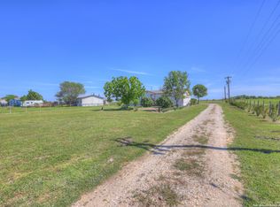 4367 Stagecoach Rd, Seguin, TX 78155