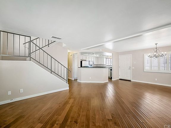 3rd image of 14711 S Berendo Ave APT 17