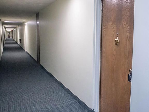 5th image of 520 Meredith Ln APT 401