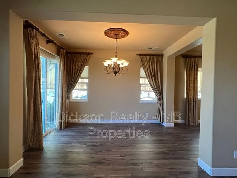 Building Photo - 2415 Peavine Valley Rd