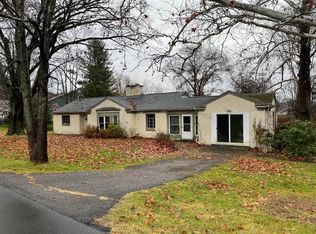 105 Point Breeze Dr, Bethany, WV 26032