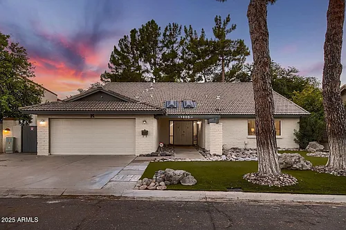 1305 E Steamboat Bend Dr Photo 1