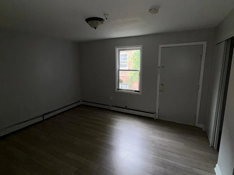220 3rd St #3 — Photo 4