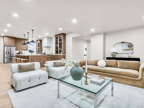 4th image of 3091 S Holly Place