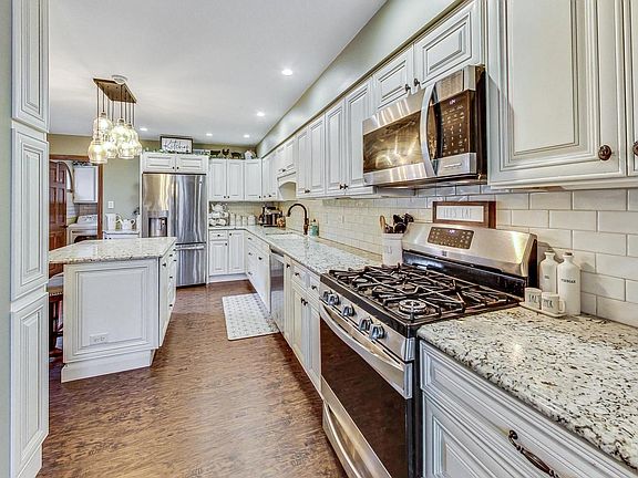 4th image of 8569 Sandalwood Dr