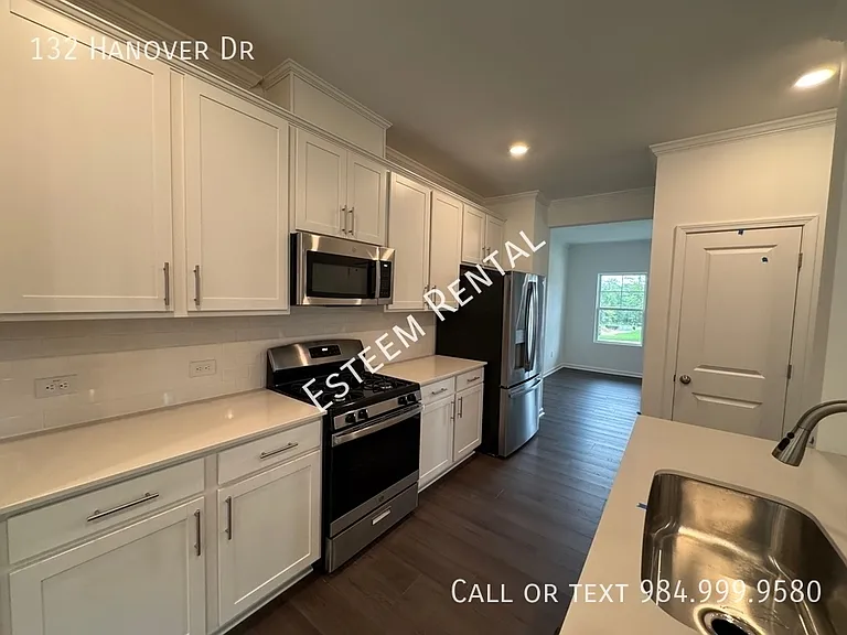 132 Hanover Dr — Photo 3