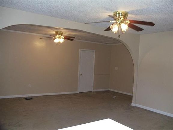 2nd image of 3220 Earle Dr