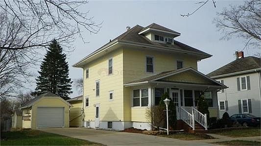 1st image of 206 H Ave