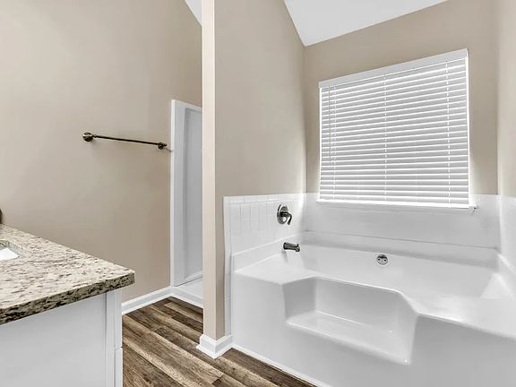 4th image of 5268 Shirewick Dr