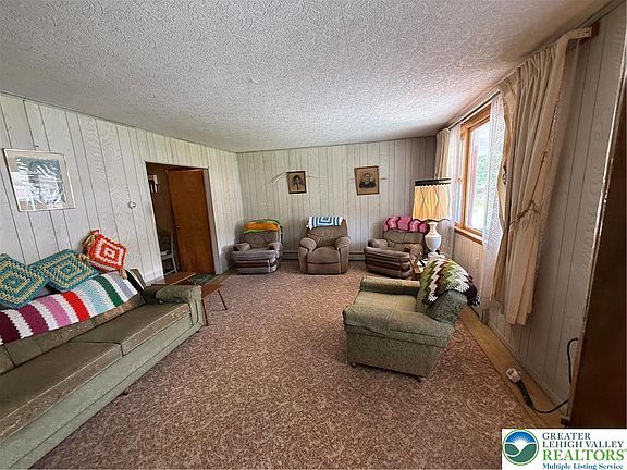 3rd image of 596 Old 209 Rd