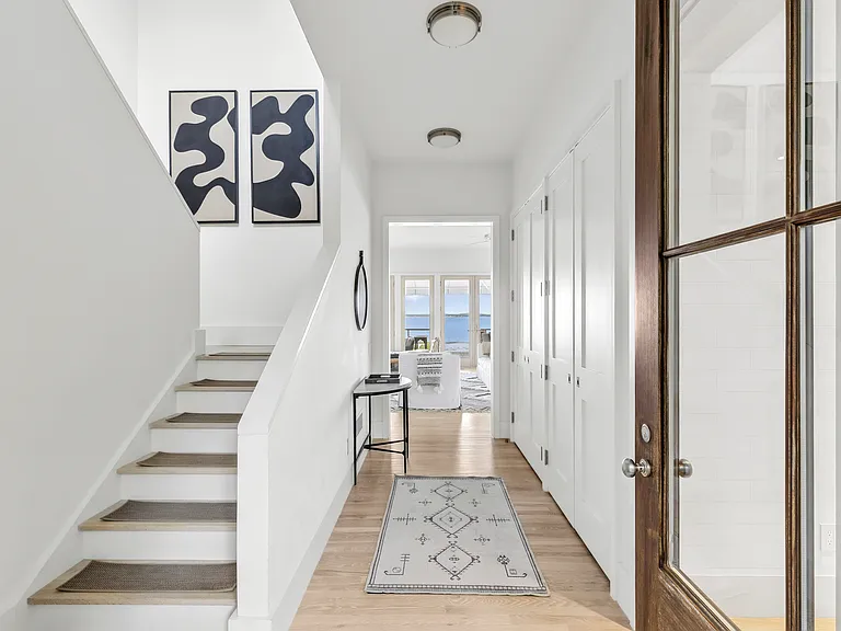 25 Hampton Rd — Photo 4