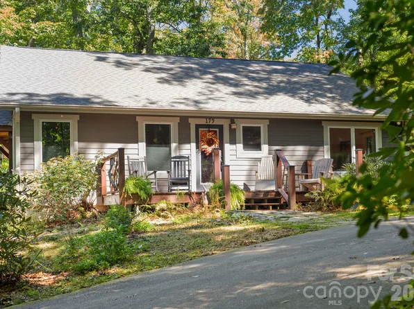 179 Woodlyn Etch Dr, Hendersonville, NC 28792