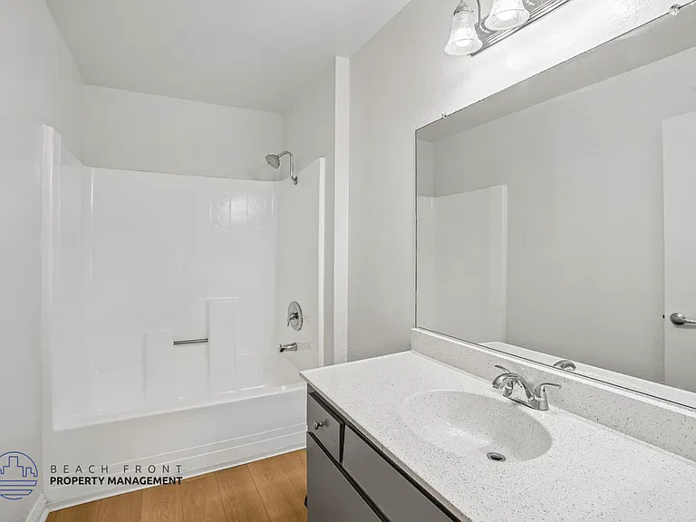 Rollingwood Apartments — Photo 13