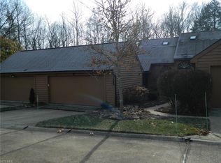 7492 Millrace Ln, Northfield, OH 44067
