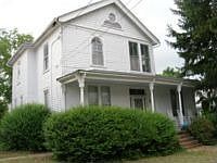 1st image of 125 Easton Ave