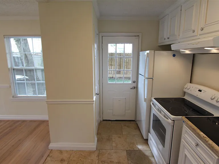 6630 Corbin St — Photo 5