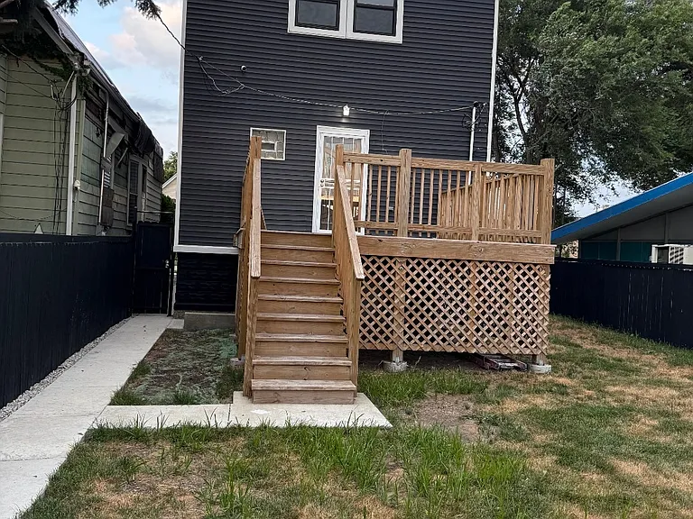 7846 S Saint Lawrence Ave — Photo 2