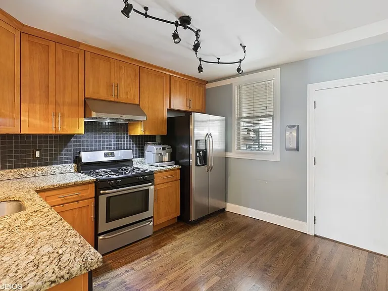 1350 N Bell Ave #1 — Photo 3