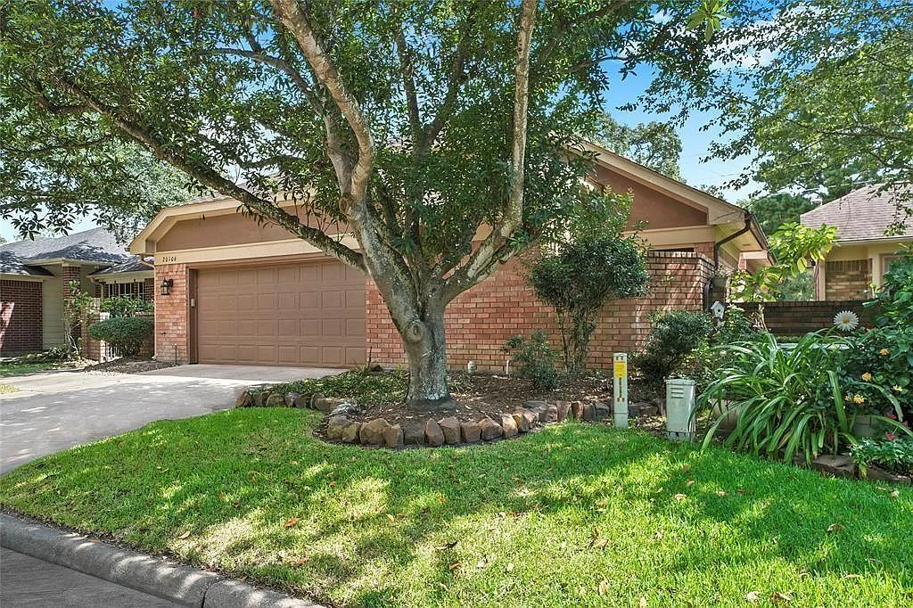 3 bed, 2.0 bath, 1843 sqft, $2,000 — Photo 1