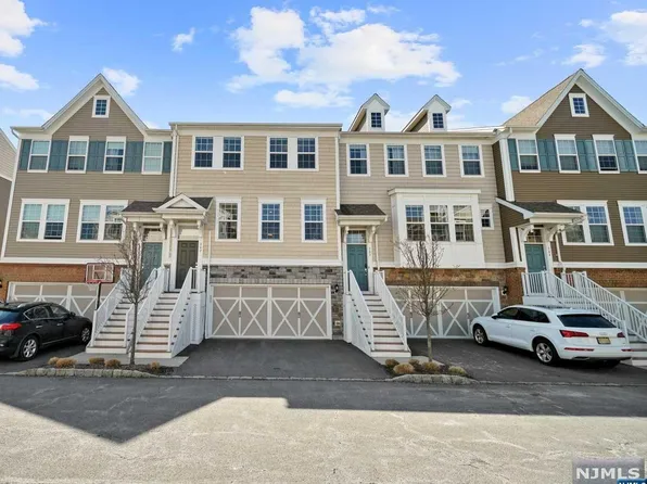 302 Orchard Ter, Cresskill, NJ 07626