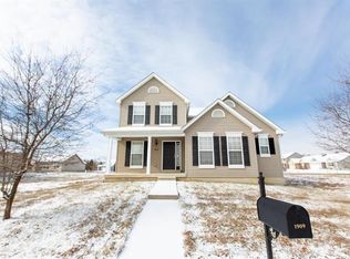 1909 Promenade Ln, Belleville, IL 62220