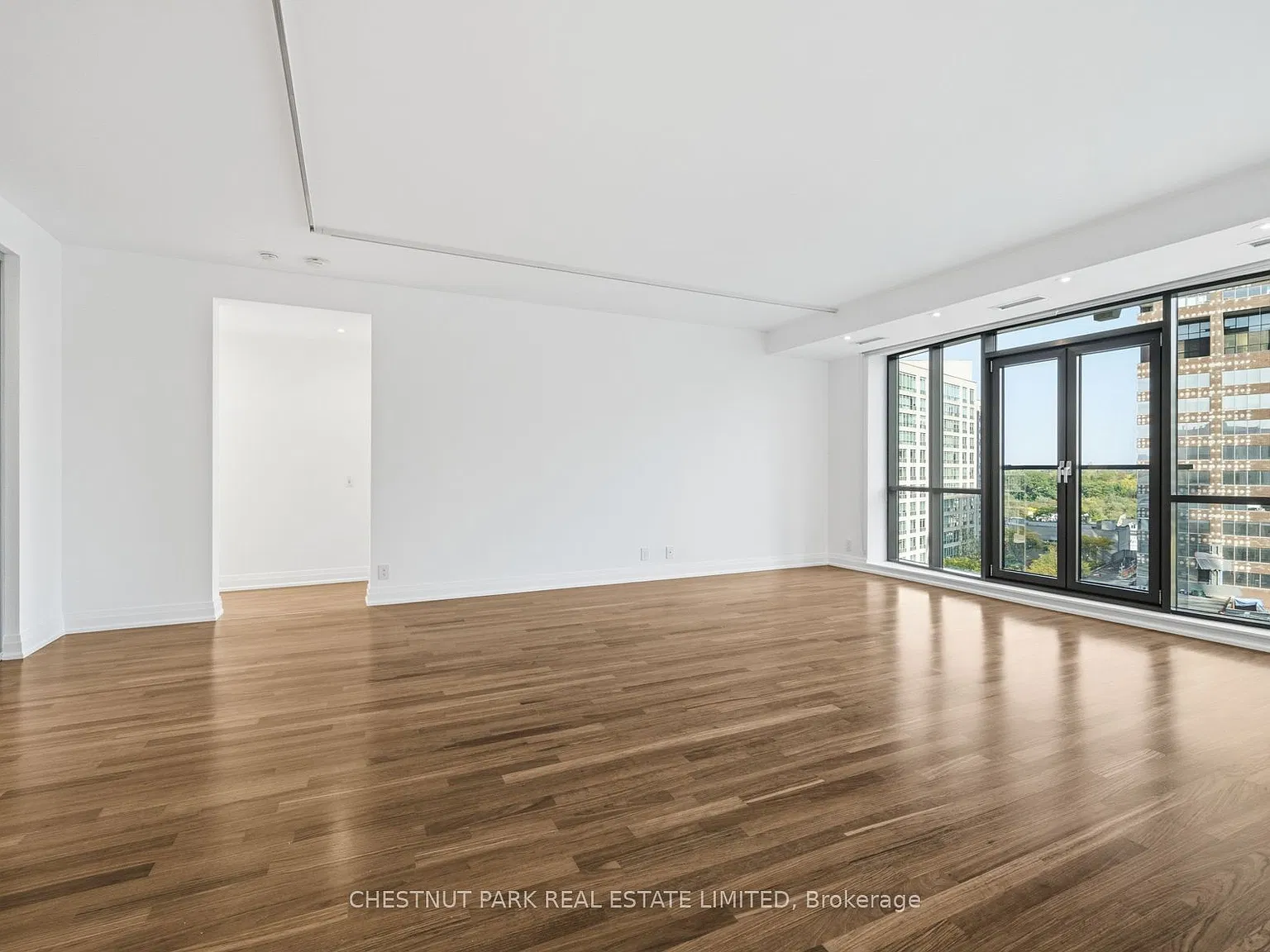 Domus Condos / Domus Lofts — Photo 4