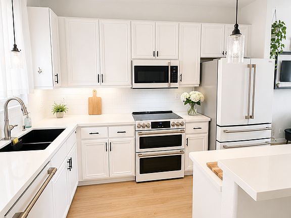 5th image of 350 K St Unit 513