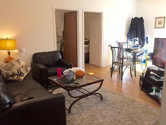 Rented by Dynamik Realty | media 20