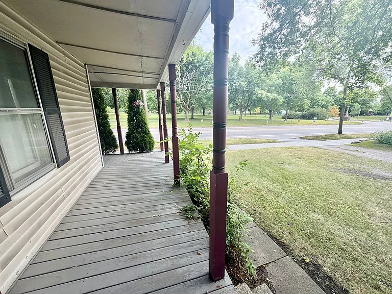 30 Sherman St — Photo 11