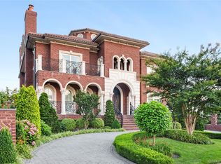 18 Boulevard, Whitestone, NY 11357