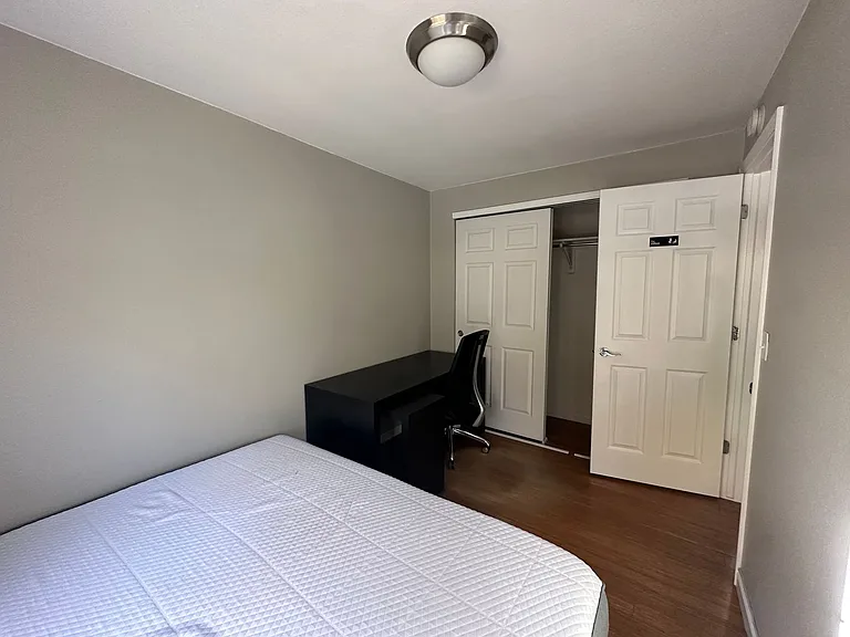 1405 Broadway St #208 — Photo 10