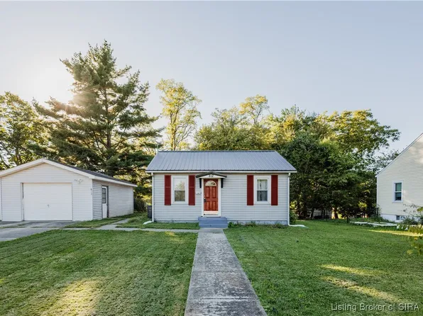 812 Hayes Avenue, Salem, IN 47167