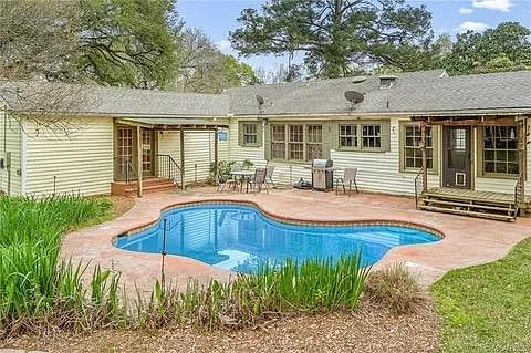 2nd image of 444 College Ln