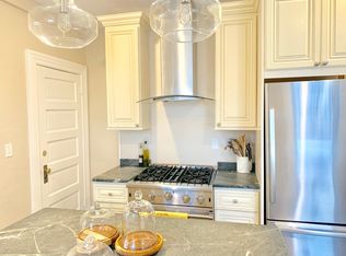 575 Academy Ave #3, Providence, RI 02908