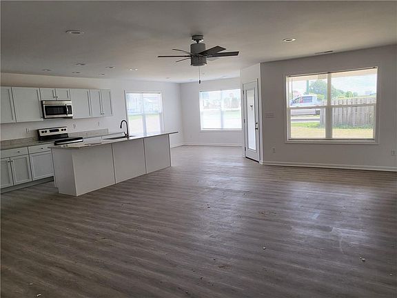 4th image of 3091 Dowden Dr