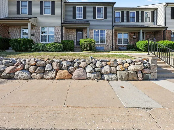 3422 Burbank Dr, Ann Arbor, MI 48105
