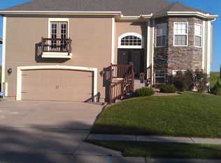9525 N Adrian Pl, Kansas City, MO 64154