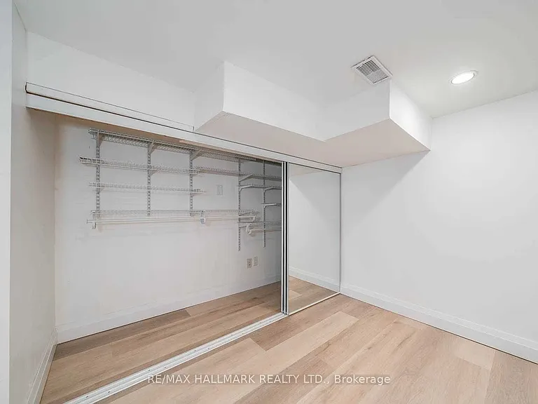 24 Barrington Ave — Photo 7