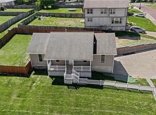 717 S 5th St, Atchison, KS 66002