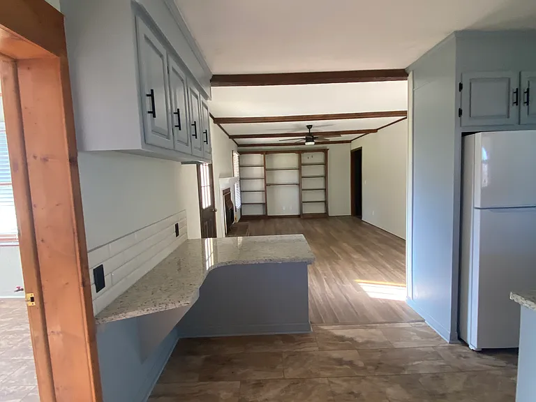 1806 E Spring St — Photo 15