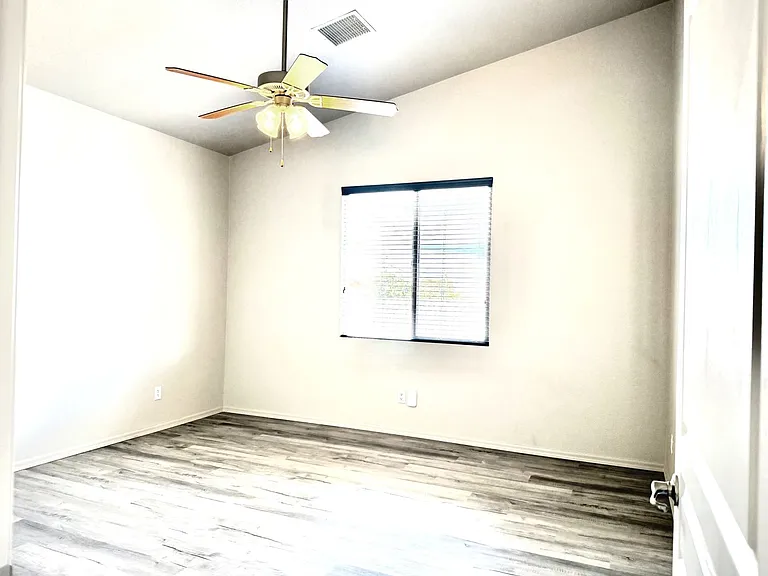 1169 Barnes Dr — Photo 25