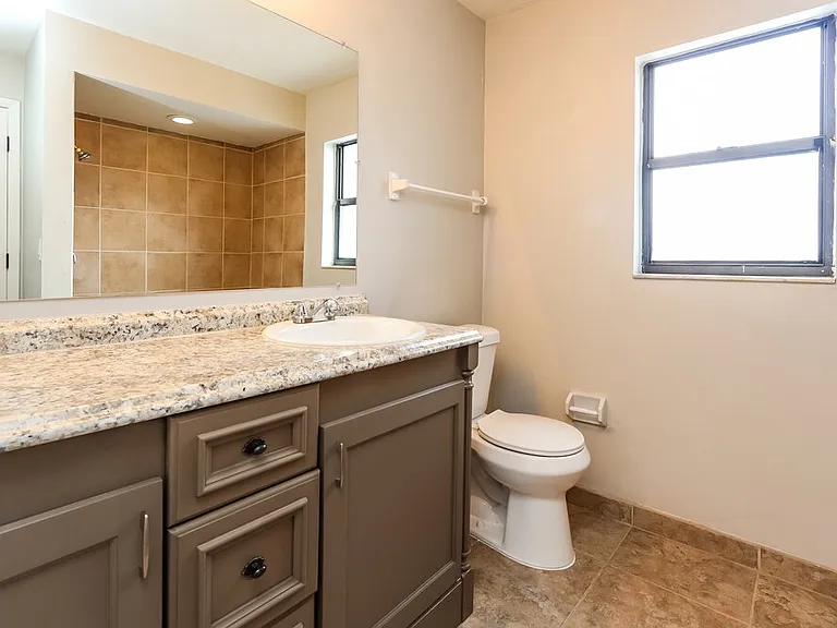 1414 NE Van Loon Ln — Photo 14