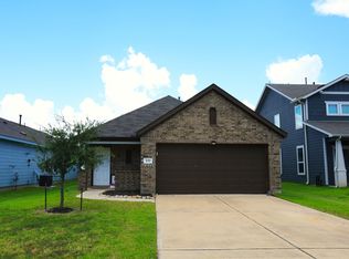 233 Laura Leigh Ln, Angleton, TX 77515