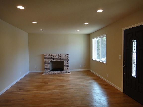 2nd image of 7575 Squirewood Way