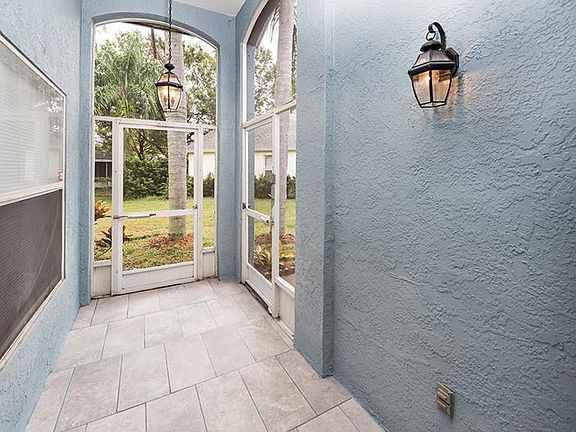 2nd image of 1552 Fawnwood Cir