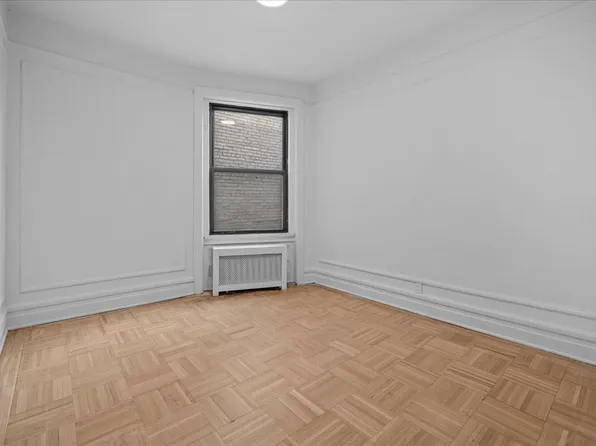 117 Seaman Avenue image 7 of 12