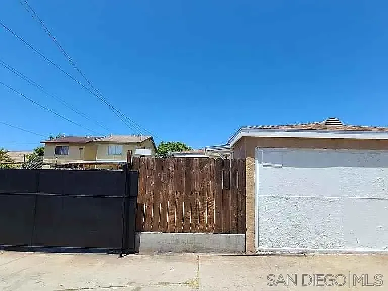 3133 Clay Ave #B — Photo 3