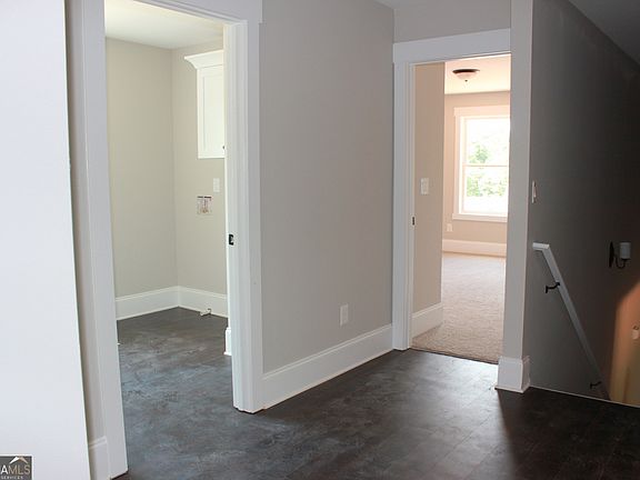 3rd image of 180 Stonemont Ct