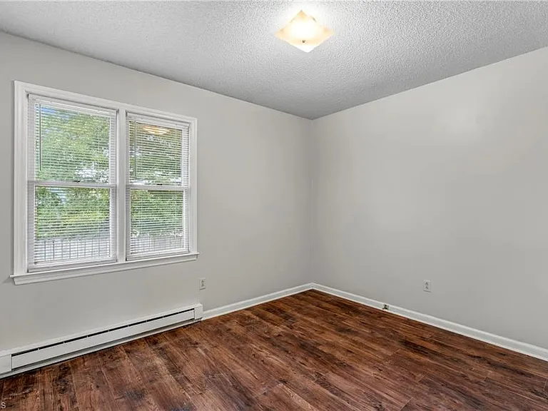 507 N 3rd Ave #I — Photo 11